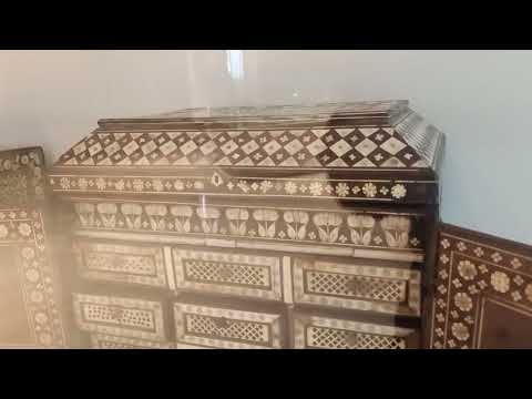 صناديق للمجوهرات من العصر المملوكي خشب مطعم بسن الفيل العاج
