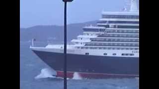 Queen Elizabeth cruise ship leaving A Coruña in rough sea