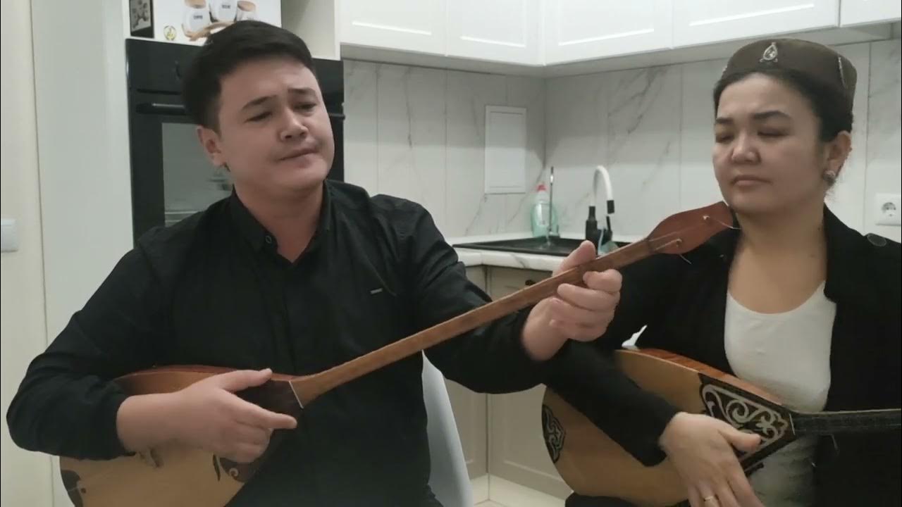 Клаудия Моридің үлкен сиськилері