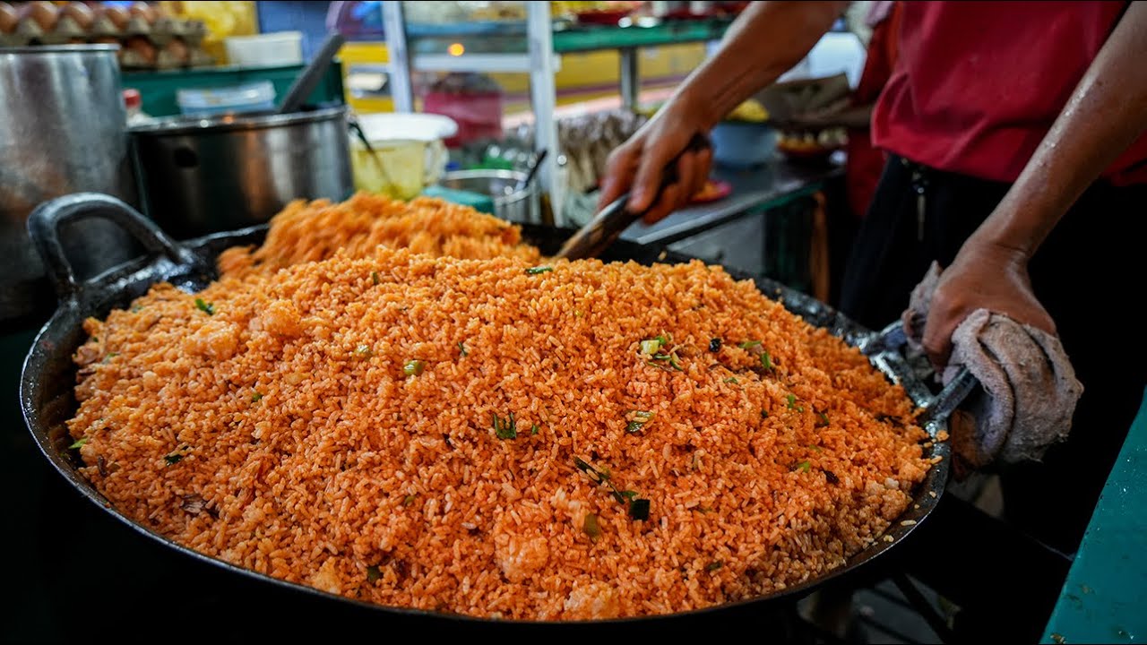 Amazing $1 Street Fried Rice | Nasi Goreng Pemuda Medan - Indonesian