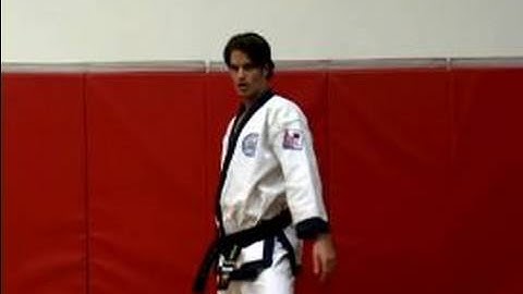 How to Do Blocks in Soo Bahk Do : Doing a High Block in Soo Bahk Do