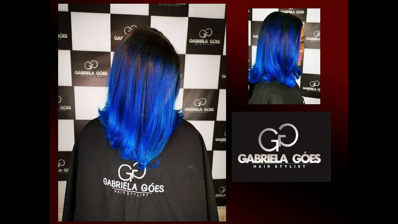 Cabelo Azul com raiz esfumada.