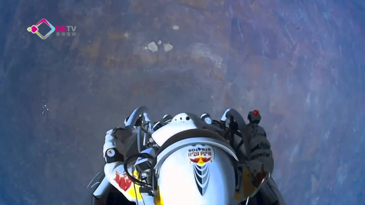 прыжок с парашютом из космоса - YouTube