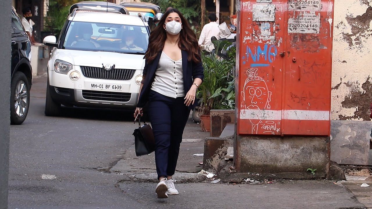 Milk Beauty Tamannaah Spotted At Bandra | Tamanna Bhatia | Viralbollywood