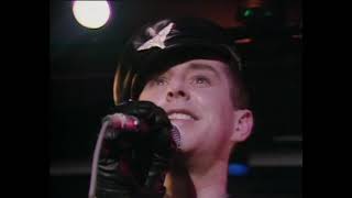 FRANKIE GOES TO HOLLYWOOD - LOVE HAS GOT A GUN (1984)