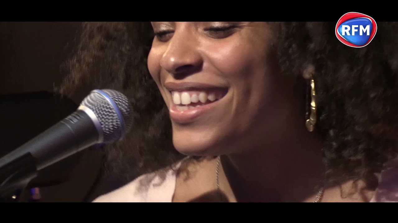 Julien Doré & Stéfi Celma interprètent 