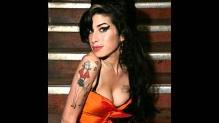 Amy Winehouse Found Dead (23-7-2011)