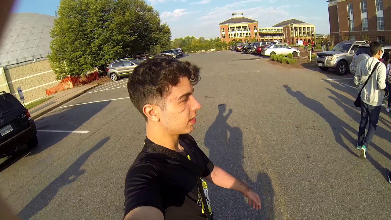 FUI DAR UMA DE UNIVERSITÁRIO NO EXTERIOR E OLHA NO QUE DEU!! (CONHECENDO A UNIVERSIDADE)