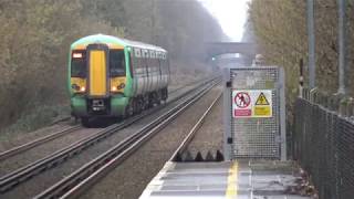 Southern 377307 Arriving & Departing Leigh
Southern 377307 is seen arriving and departing Leigh.
Working 2A41, Tonbridge - Redhill.
Filmed: Saturday 16th February 2019 Southern 377307 Arriving & Departing Leigh