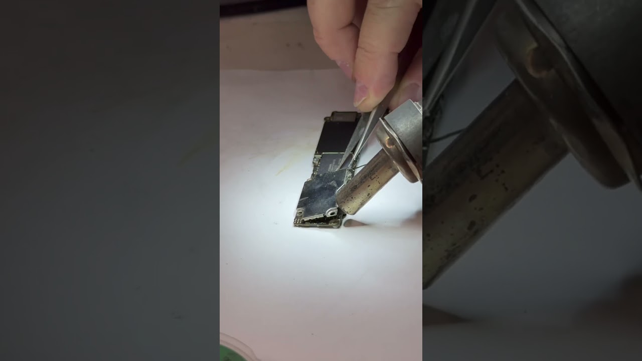 Старики еще в деле ! iPhone 6 после автомобильной зарядки 