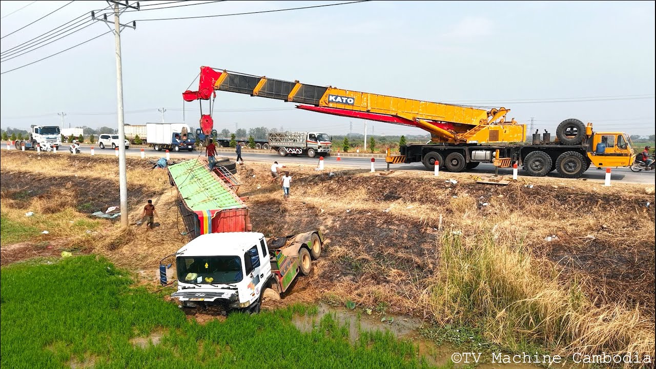 NEW MIX Expert Operating Of Recovery Long Truck​ Falling Down From Highway Road