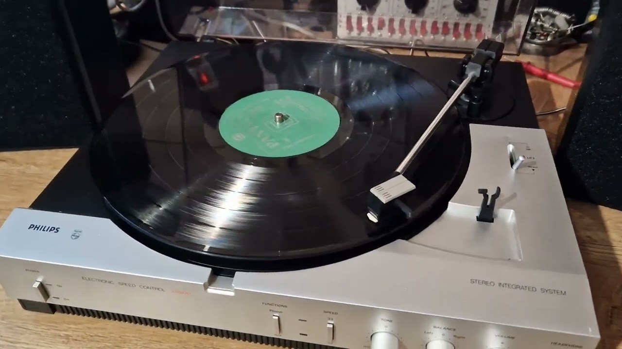 TOURNE-DISQUE VINYLE PHILIPS D5520 + 2 enceintes + Kit d'entretien.Platine.80's. EUR 115,00 - FR