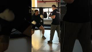 Тактические лапы - инструмент для отработки хирургической точности в боксе .