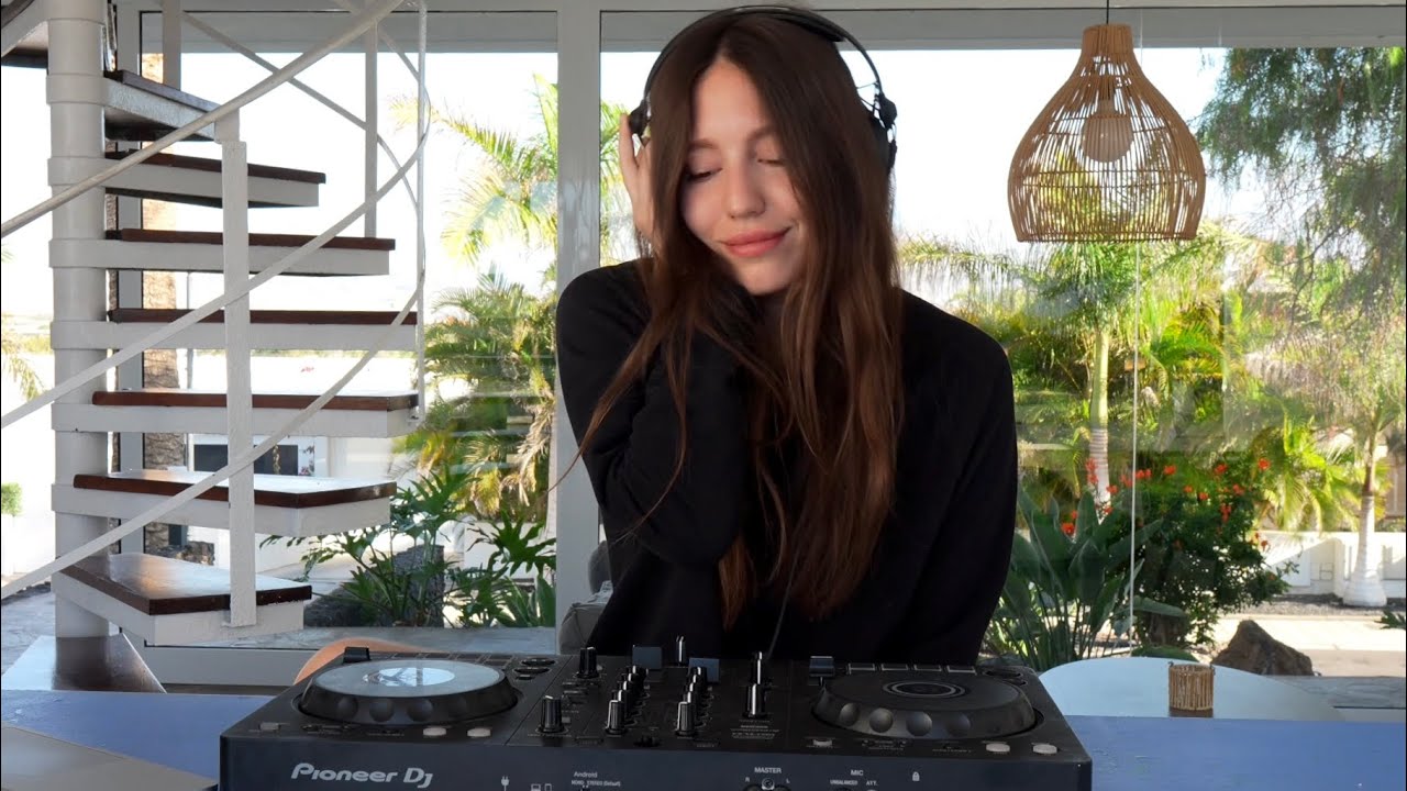 Watch Chill Deep House Mix on YouTube Watch Chill Deep House Mix on YouTube
