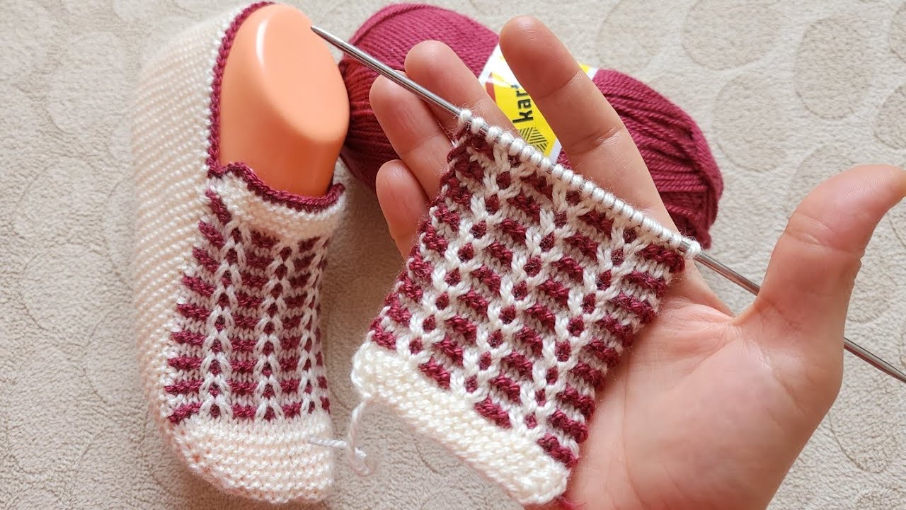 Hemen yap giy 😍 İki şiş dikişsiz patik modeli ✅️ #dikişsizikişişpatik ✅️ @divapatik