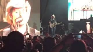 Brad Paisley Beat This Summer Live