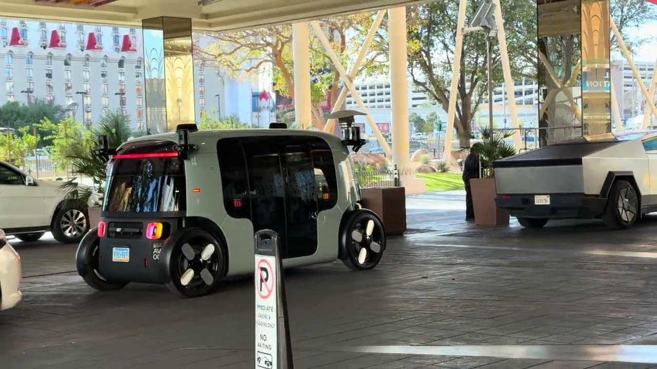 Zoox Robotaxi в Лас-Вегасе намного лучше, чем TESLA Loop!