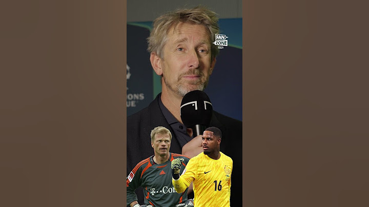 Van der Sar chooses GREATEST goalkeeper EVER 👋 #football #soccer #shorts