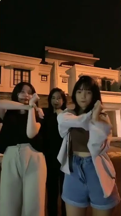 cewek cantik joget tiktok ERTIGONEW XOON #shorts #cewekjoget #tiktoksexy