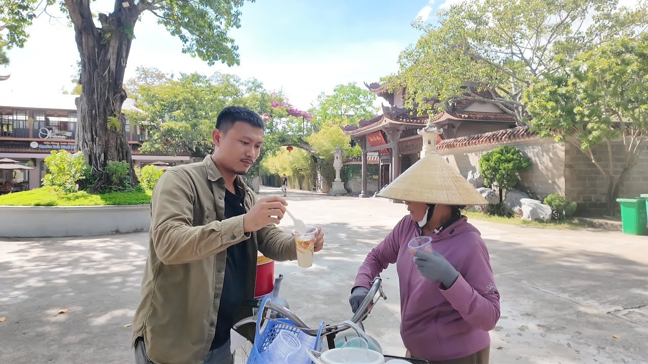 Đi Chùa Tìm Sư Ông 78 Tuổi Viết Thư Pháp Gặp Món Đậu Hủ Ngon Quá