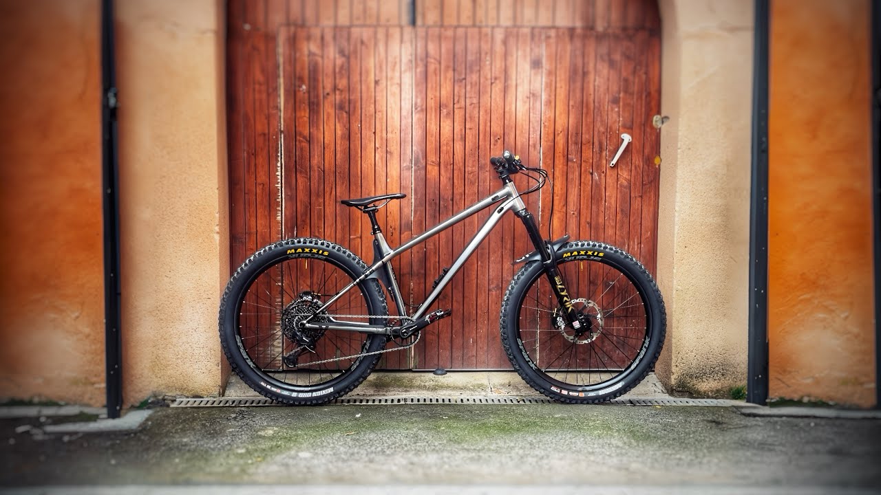 Commencal Meta HT Essential Gun Metal | RIDE YOUR DIABETES