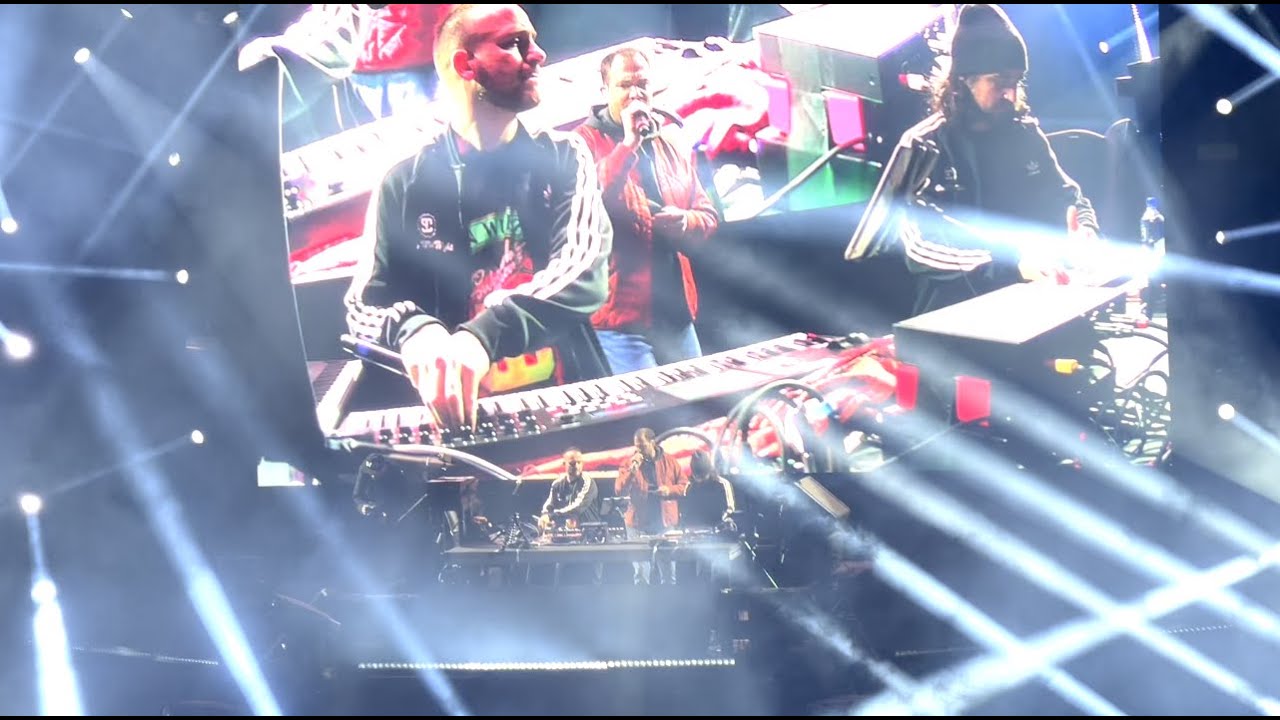 Ganja White Night x Simon Reunion (Full) (Throwback Set) (Wobble Rocks 2021 Day 2) auf YouTube ansehen Ganja White Night x Simon Reunion (Full) (Throwback Set) (Wobble Rocks 2021 Day 2) auf YouTube ansehen