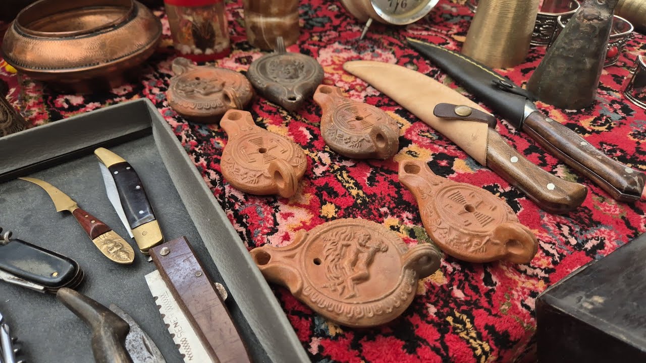 TÜRKİYE'NİN ANTİKA PAZARLARINDAN EN BÜYÜĞÜ  KÜTAHYA'DA ANTİK VE ESKİ ESERLERİN OLDUĞU PAZARDA GEZİNT