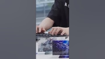 Kuro staff actually using keyboard.. 💀  #punishinggrayraven #pgr