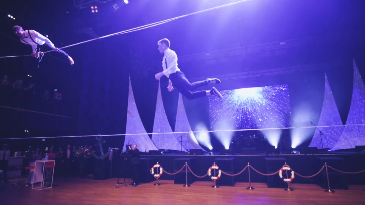 SLACKSHOW performance // Highline / trickline // Forum Karlín