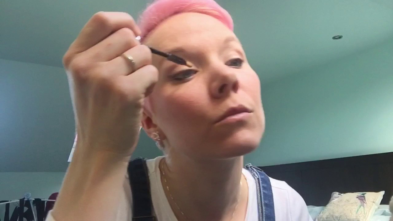 Quick Day Make Up Video Great easy chemo make up. Pixie hair tutorial cancerwithasmile