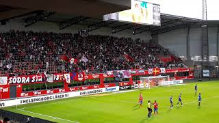 Helsingborgs IF-spelare och fans firar när domaren avslutar matchen mot Sirius 1-0