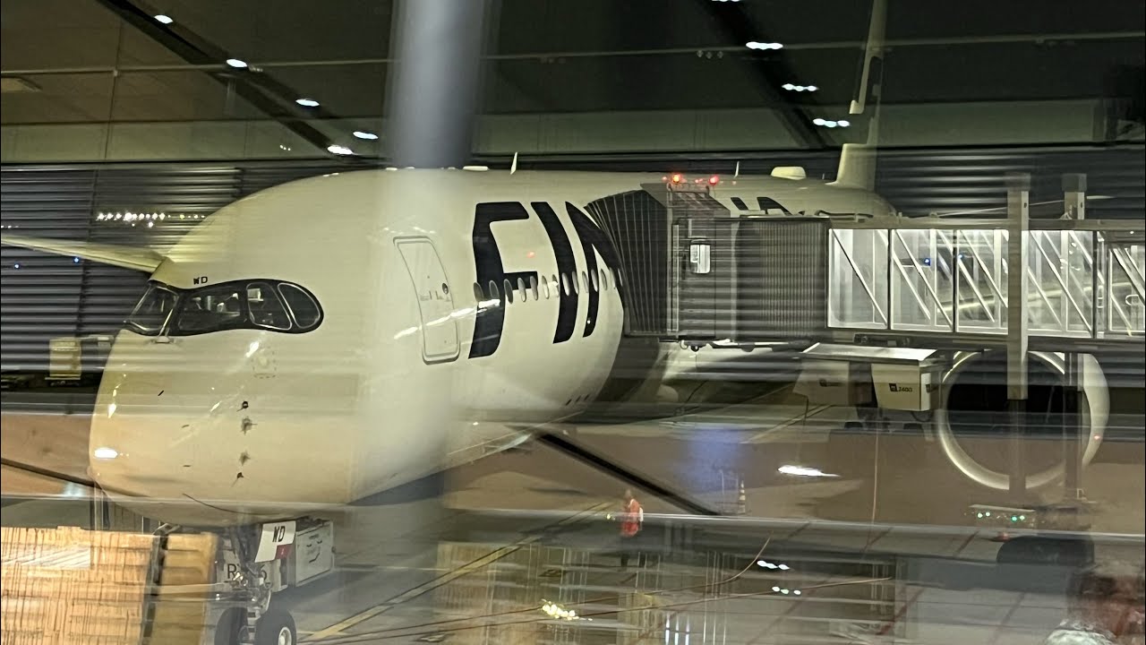 Finnair; Helsinki to Singapore on AY131 (Economy Class)