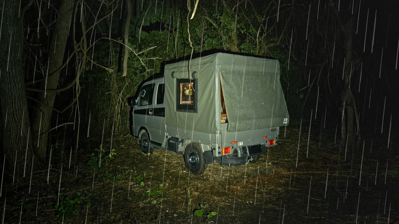 ホラー車中泊・雨の中何かが近づいてくる夜