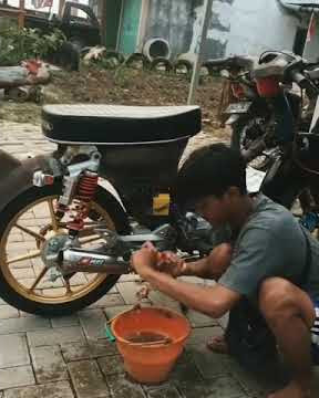 story wa Honda C70