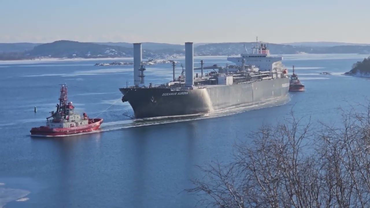 Large LPG ship arriving at Stenungsund 