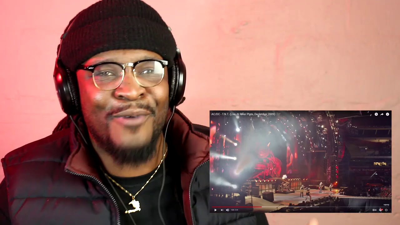 AC/DC - T.N.T (Live at River Plate) Reaction/Review - YouTube