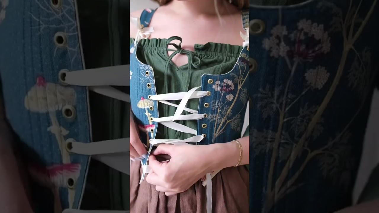 Day 15 of styling my corset collection  🍃🍄  