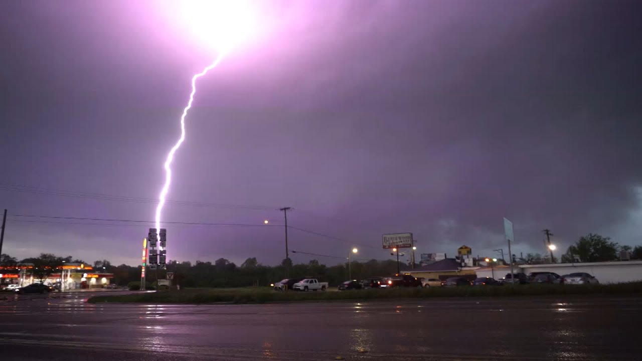 Vicksburg, MS Dramatic Lightning - 4/13/2019