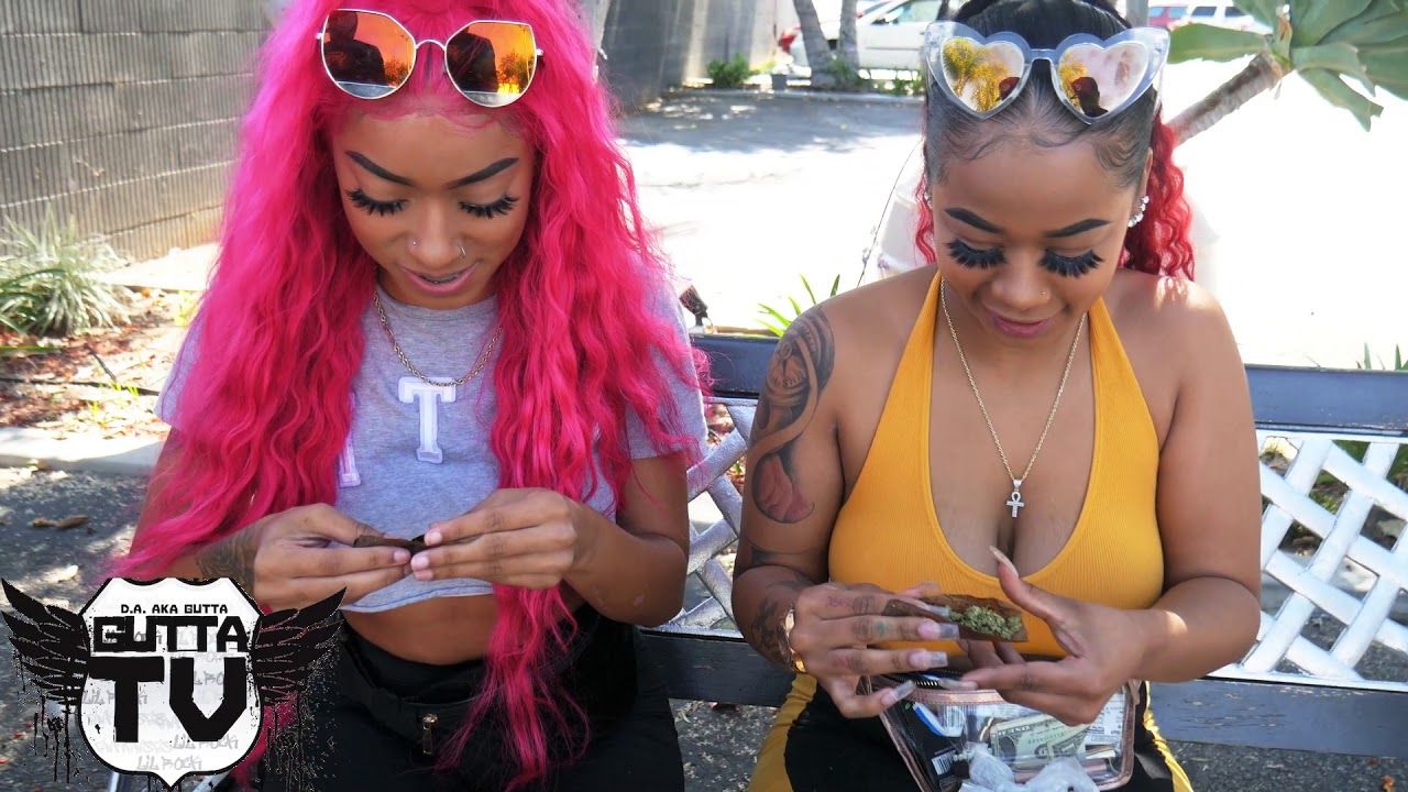 How To Roll A Backwoods With S3nsi Molly & Lil Brook