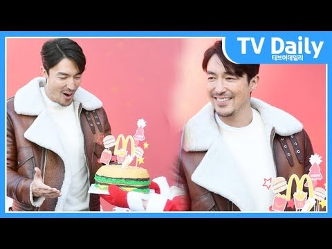 다니엘헤니(<strong>Daniel</strong> <strong>Henney</strong>) “해피 벌스데이” 저 오늘 생일이에요~