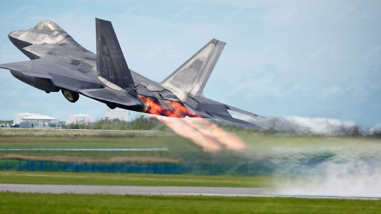 Skilled US F22 Pilot Turn On Afterburner Just Before Vertical Take Off