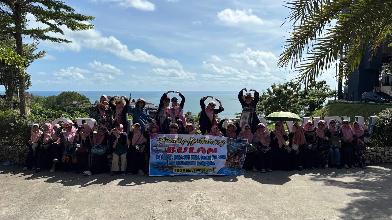 Family Gathering BULAN KENDAL Goes To Yogyakarta #obelixseaview #sendratariramayana #hehaskyview 