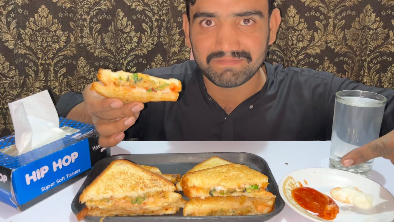 Sandwich with ketchup @caryasmr