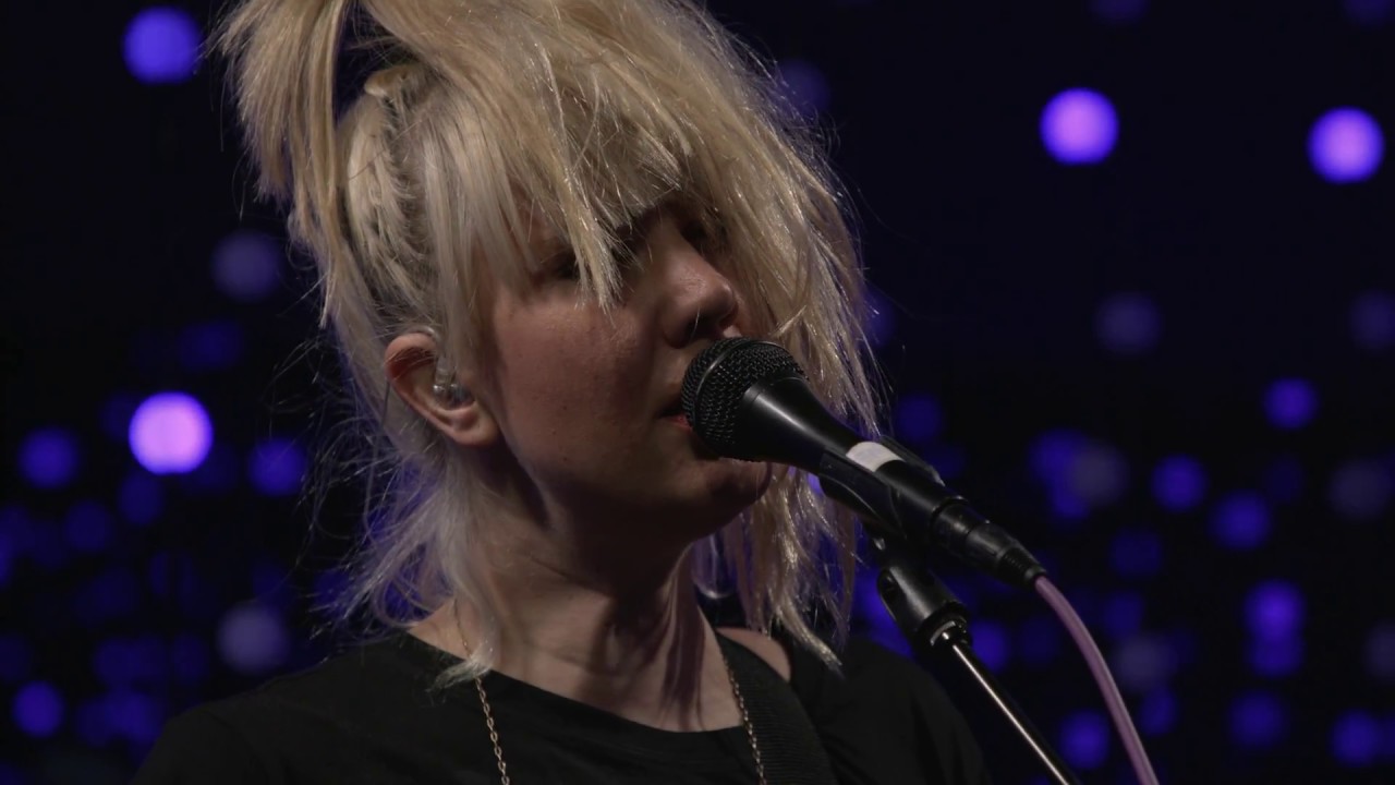 EMA - Blood And Chalk (Live on KEXP) in studio nails