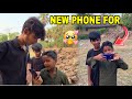 Puchri ka new phone aagya  so happy 