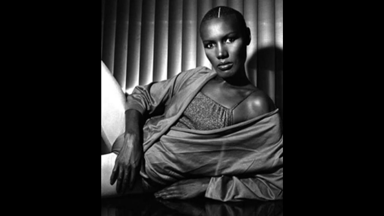 Grace Jones backed by Sly & Robbie - I've Seen That Face Before (Libertango) (long version)