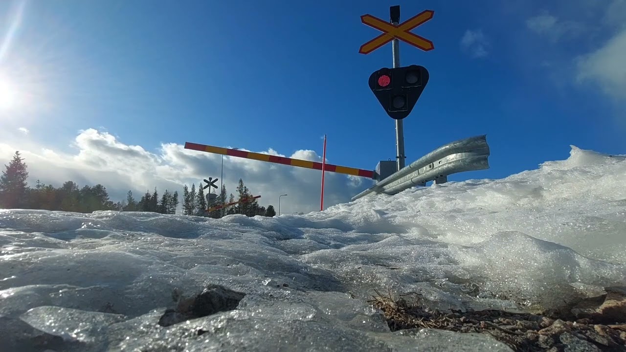 PYO 262 ohittaa Vaaranperän tasoristeyksen