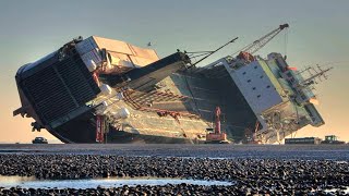 Huge rogue killer waves sink large ships  Natural disaster destroys everything in its path by WTO 1,225 views 9 months ago 4 minutes, 39 seconds