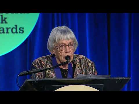 Vidéo: Le Guin Ursula Kroeber: Biographie, Carrière, Vie Personnelle