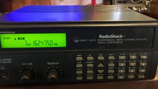 Radio Shack PRO-2041 Hyperscan 400 Channel Triple Conversion UHF/VHF Programmable Scanner